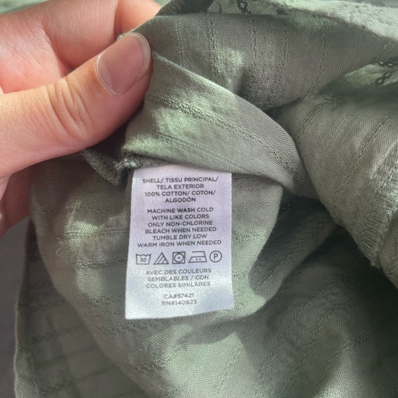 Loft Green Ruffle Cropped Blouse Top Size Large - Picture 9 of 9